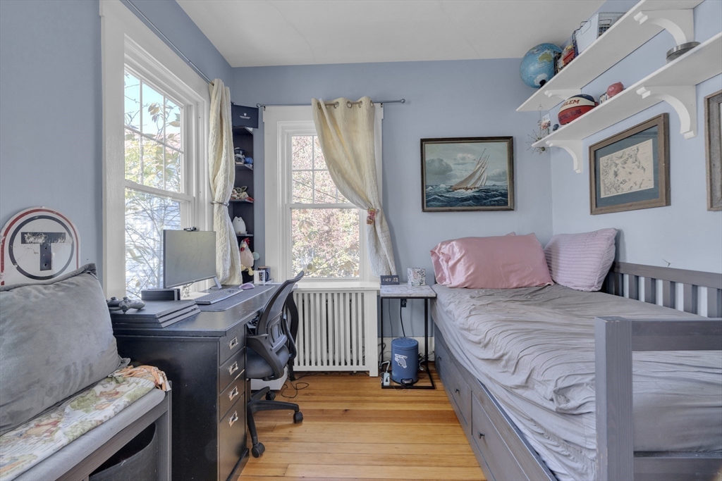 682-684 E 5th Street