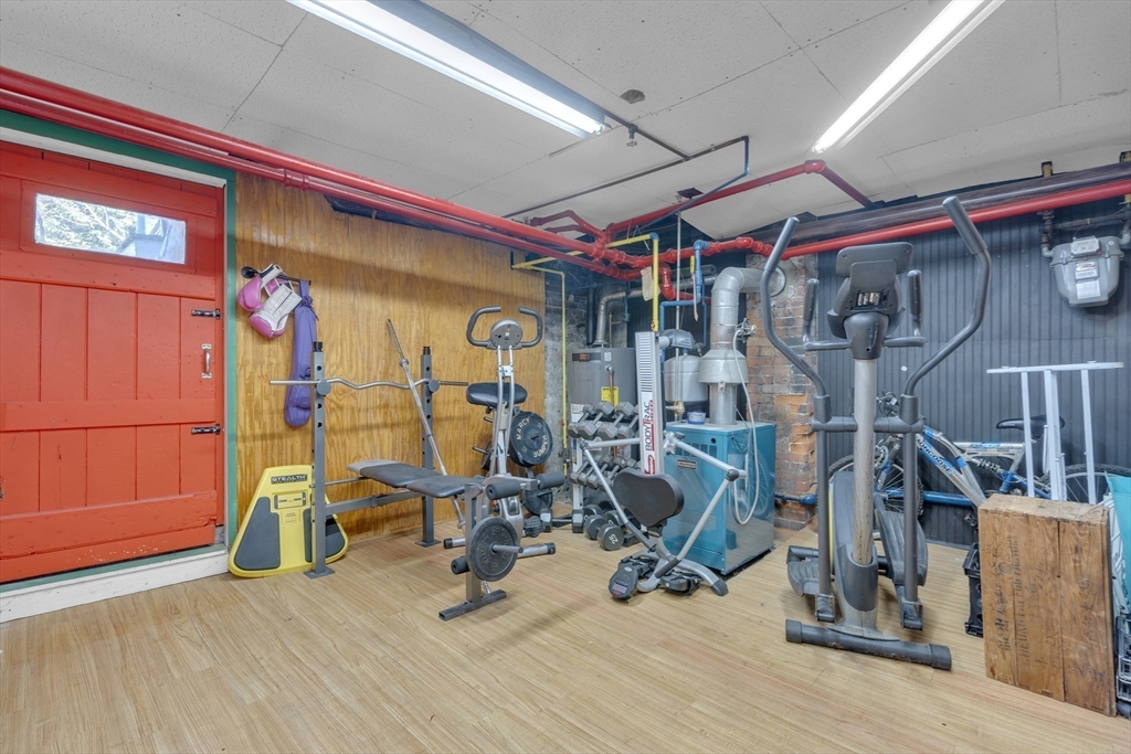 682-684 E 5th Street