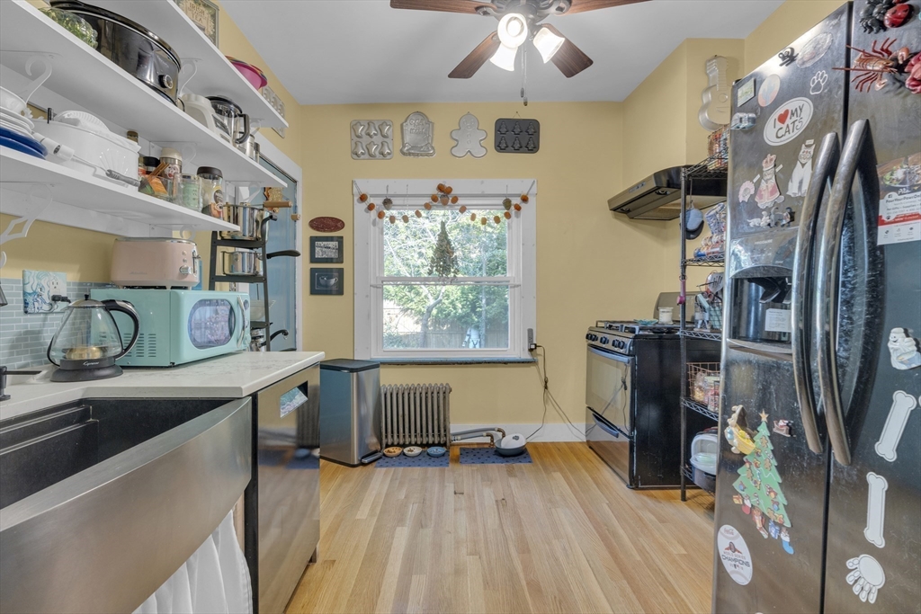 682-684 E 5th Street