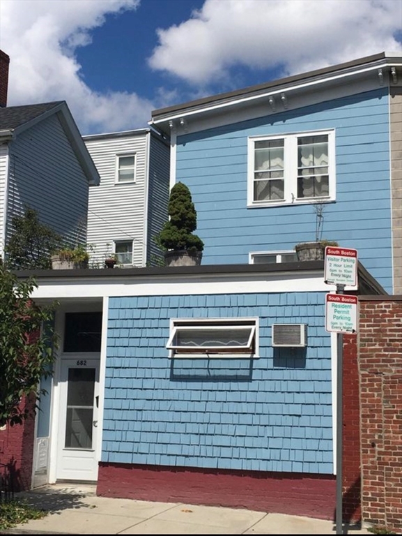 682-684 E 5th Street