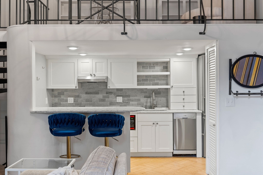 326 Dartmouth St # 1