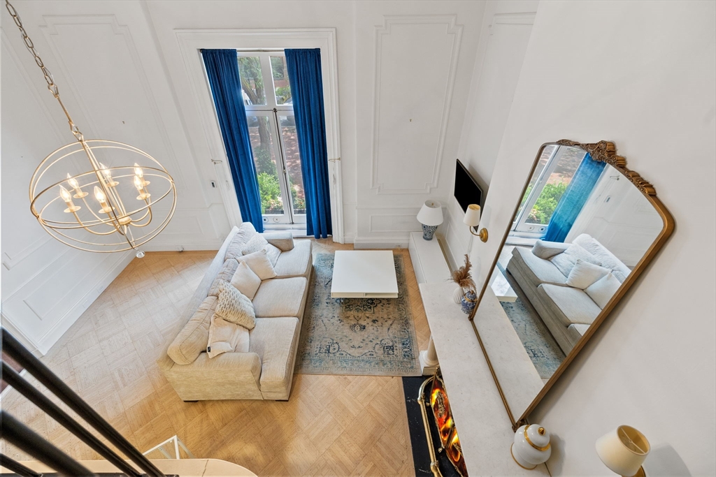 326 Dartmouth St # 1