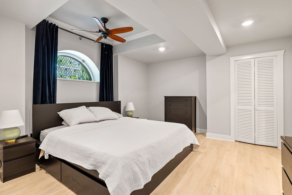 326 Dartmouth St # 1