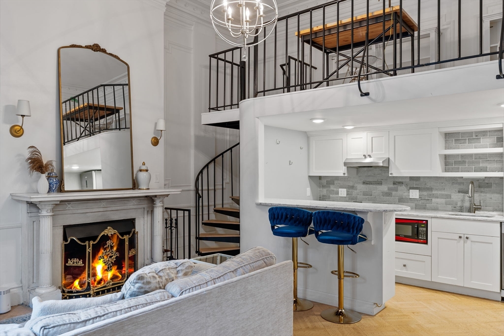 326 Dartmouth St # 1