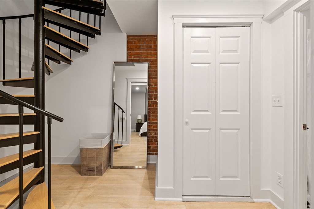 326 Dartmouth St # 1