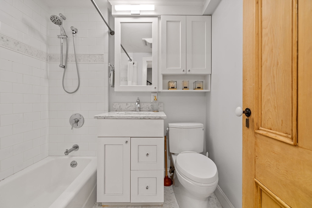 326 Dartmouth St # 1