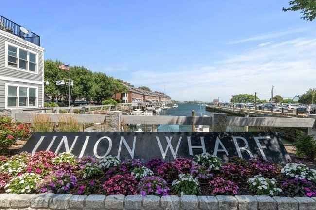 328 Commercial Street # 52