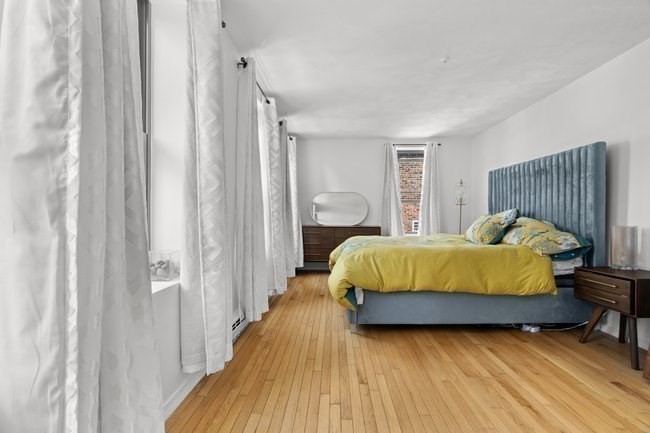 328 Commercial Street # 52