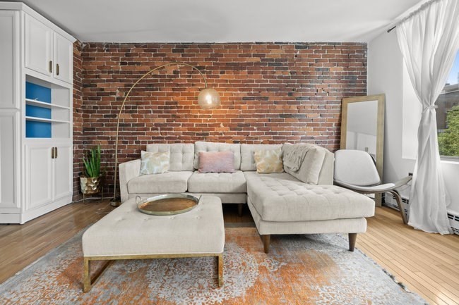 328 Commercial Street # 52