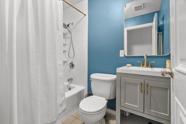 328 Commercial Street # 52