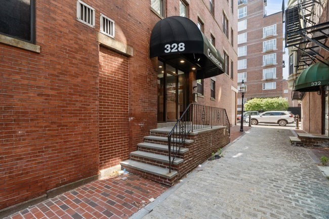 328 Commercial Street # 52