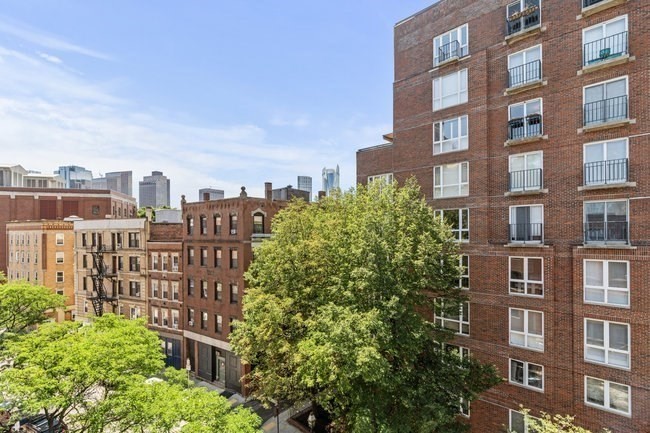 328 Commercial Street # 52