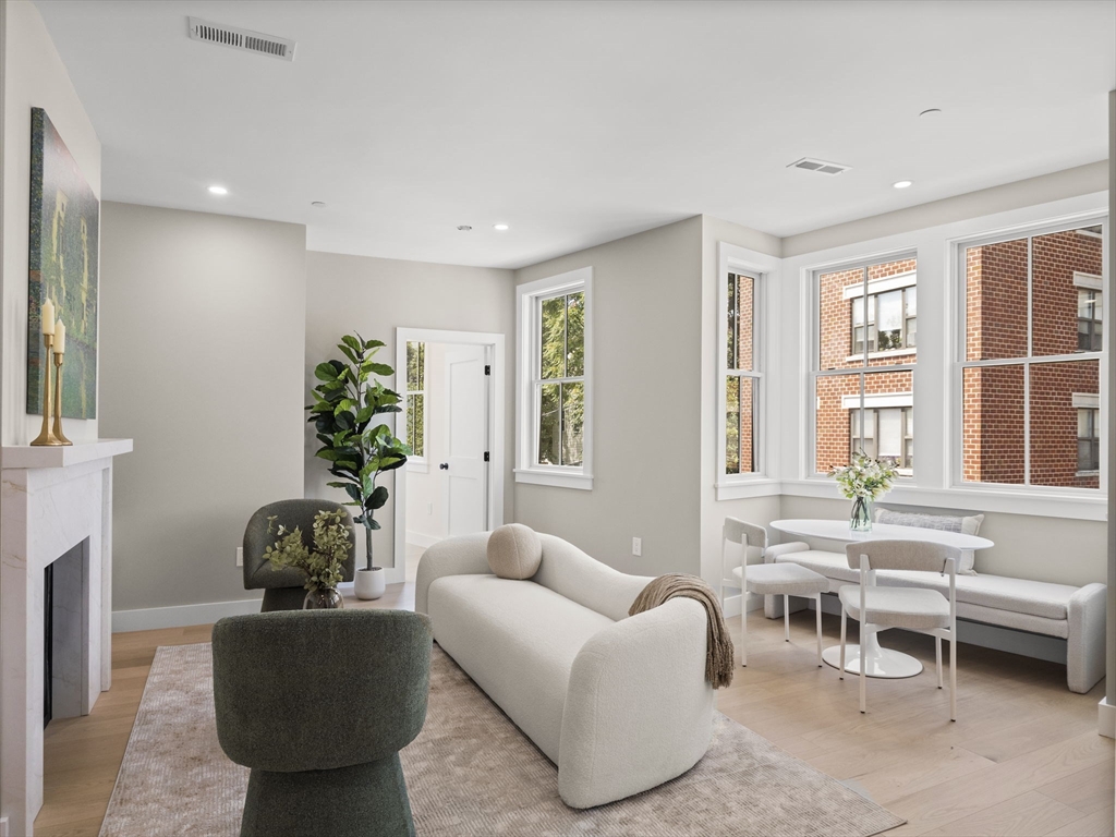 106-108 Bunker Hill St # 6P