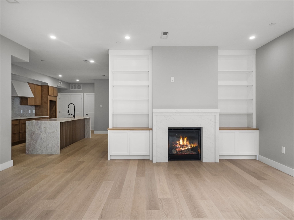 106-108 Bunker Hill St # 6P