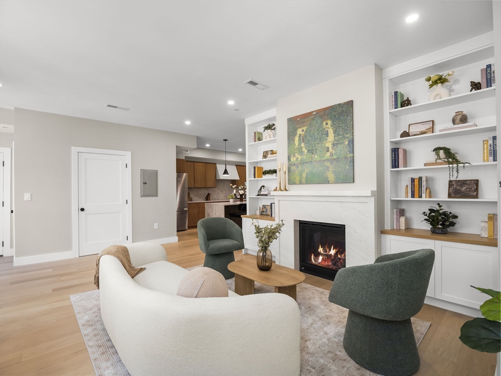 106-108 Bunker Hill St # 6P