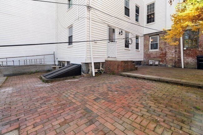 512 East Broadway