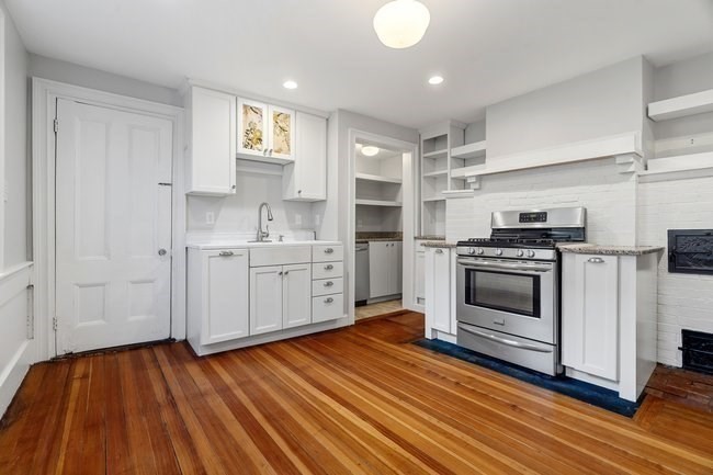 512 East Broadway