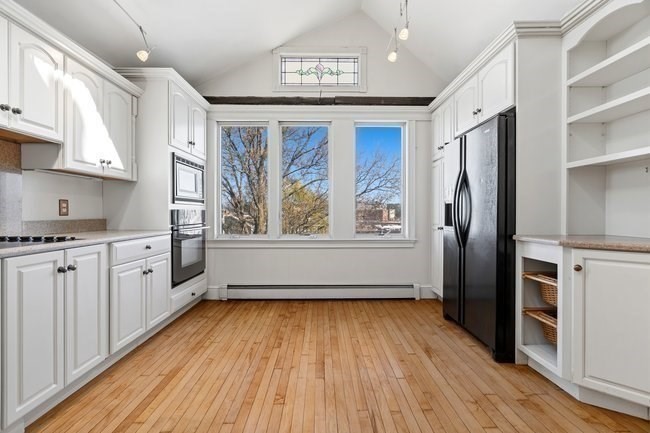 512 East Broadway