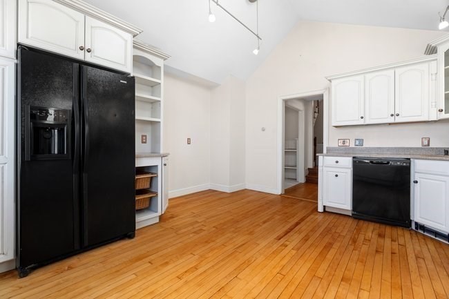 512 East Broadway