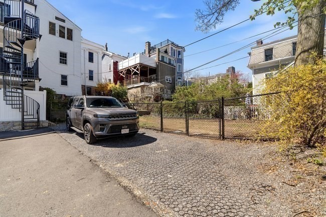 512 East Broadway