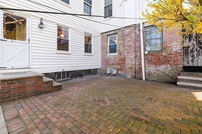 512 East Broadway