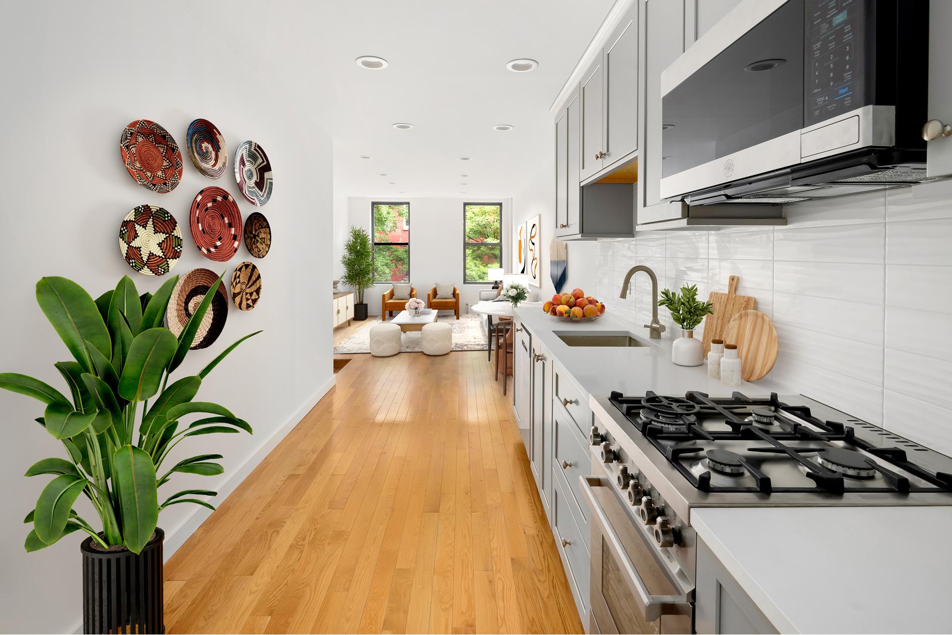 218 E 5TH Street 4E