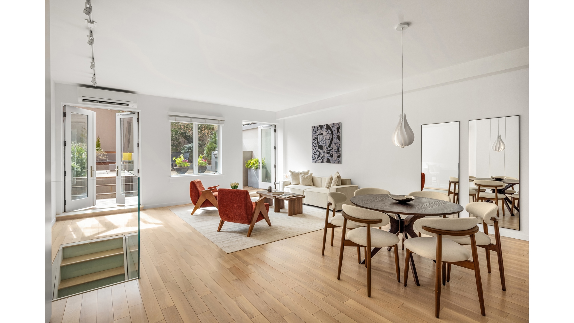 120 E 29TH Street TH1