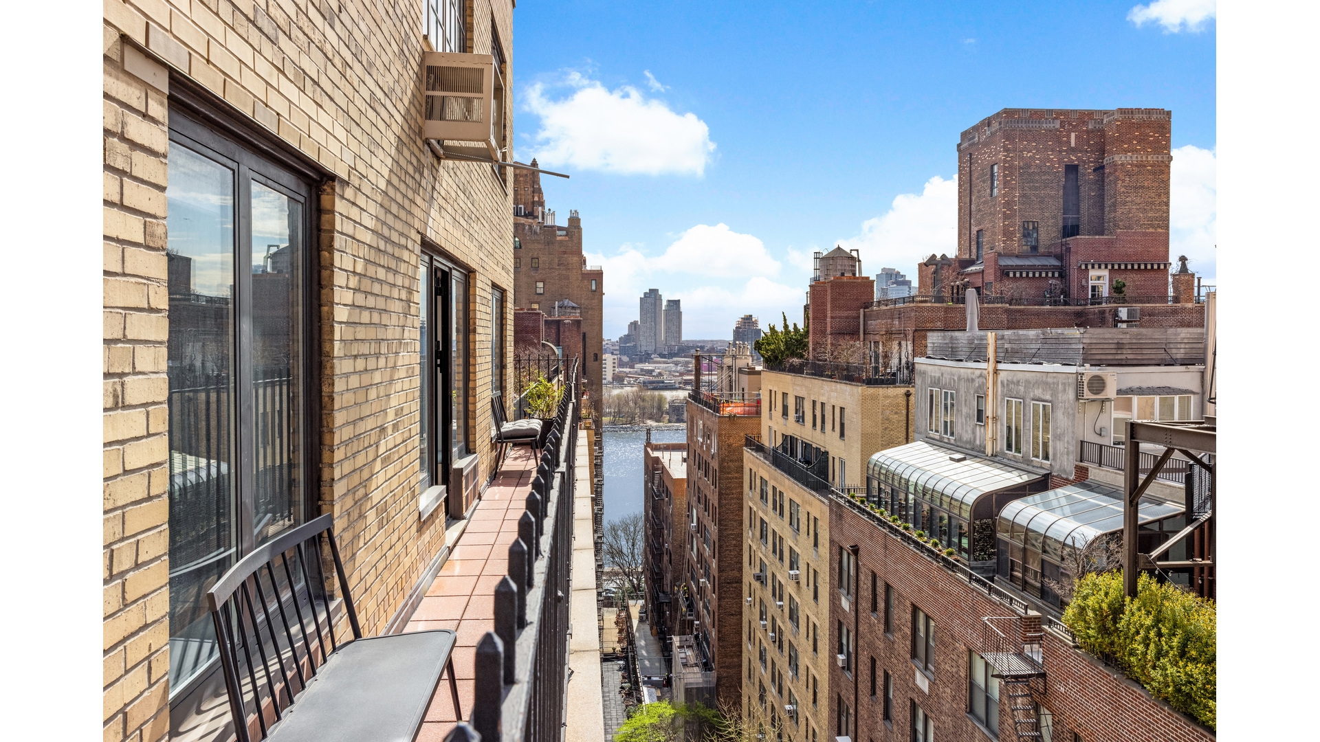 400 E 52ND Street 14J