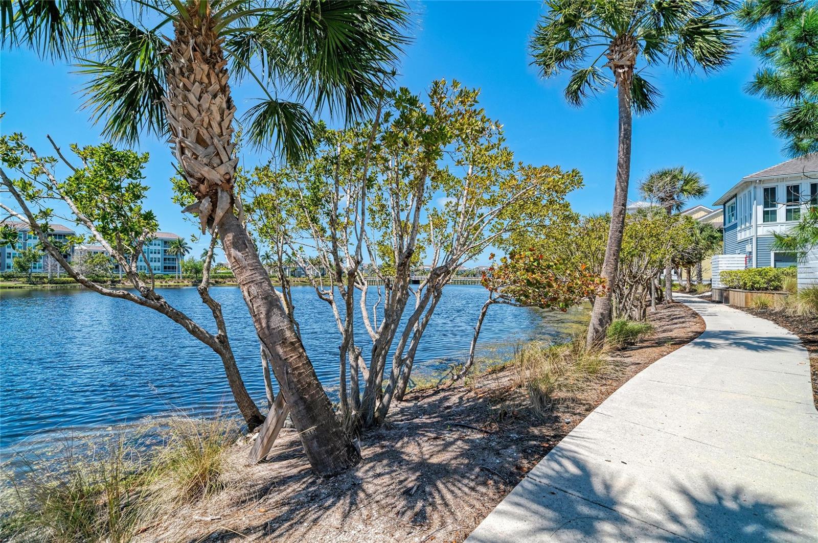 348 SAPPHIRE LAKE DR #101