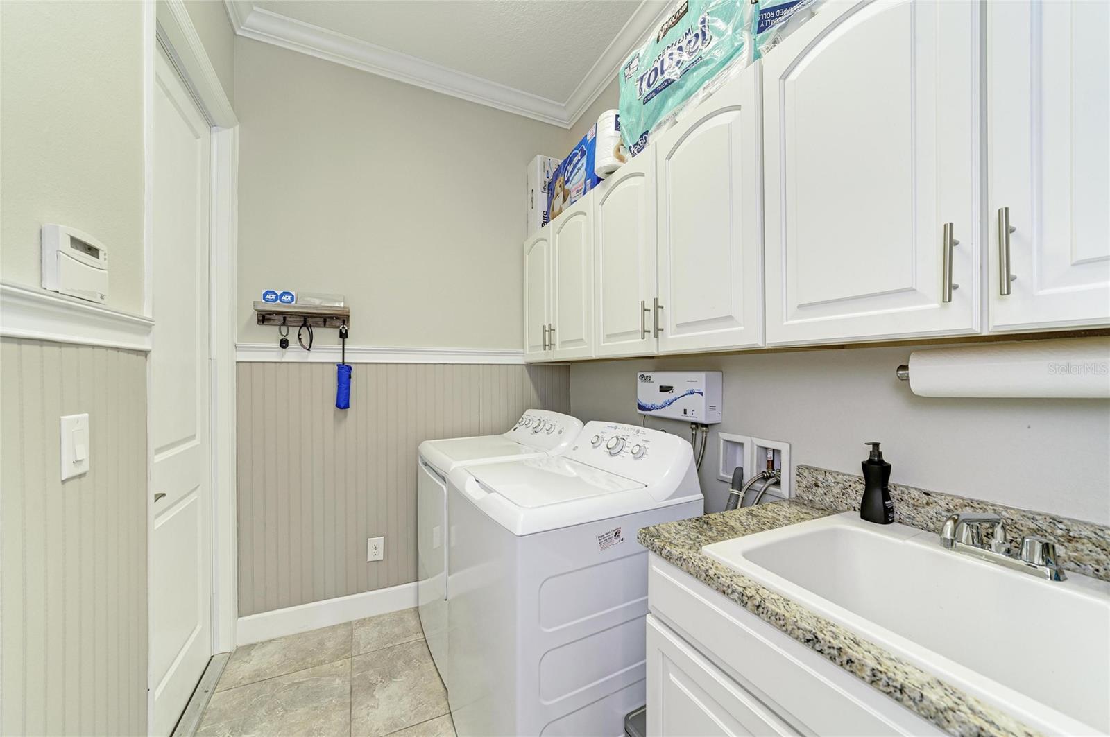 348 SAPPHIRE LAKE DR #101