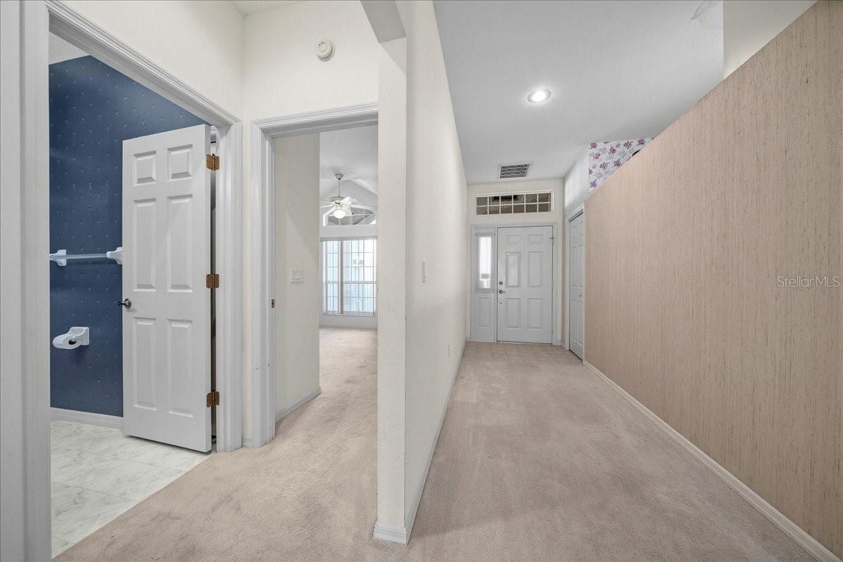 6818 E QUEENSBURY LN