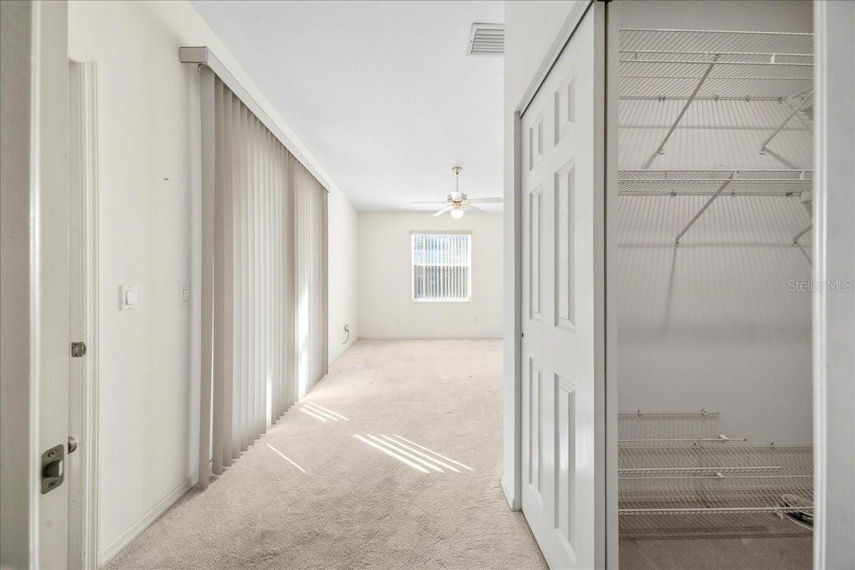 6818 E QUEENSBURY LN