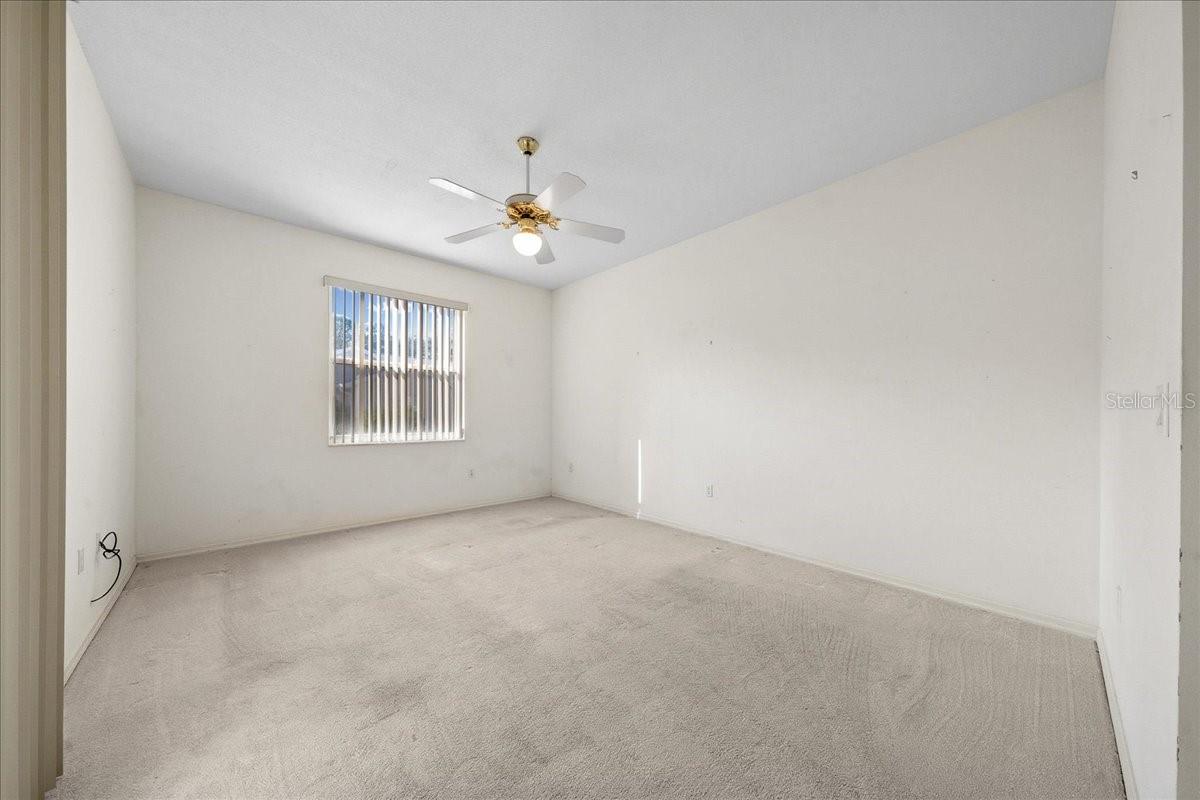 6818 E QUEENSBURY LN