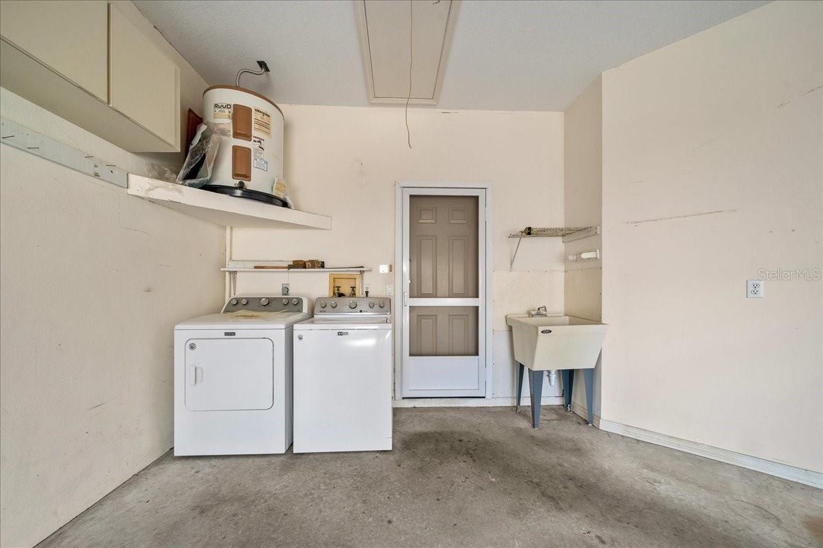 6818 E QUEENSBURY LN