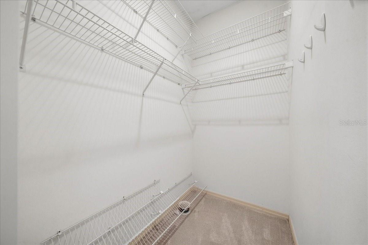 6818 E QUEENSBURY LN