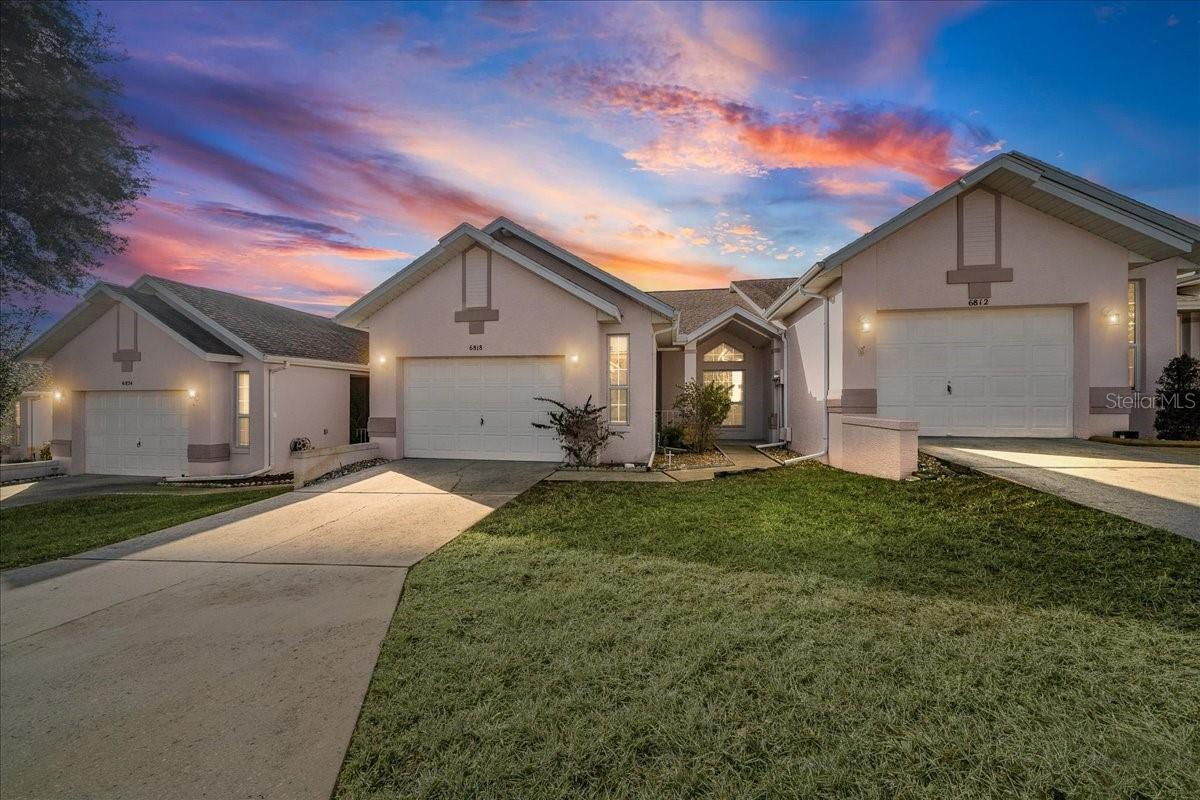 6818 E QUEENSBURY LN