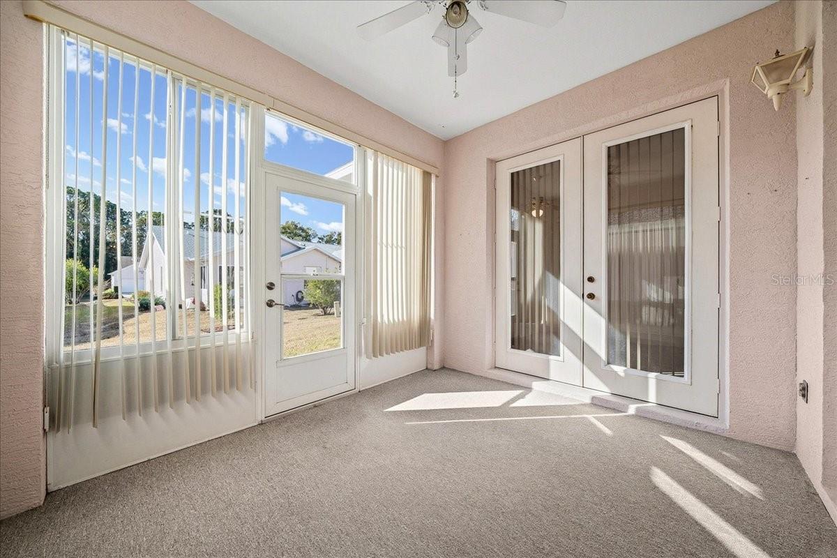 6818 E QUEENSBURY LN