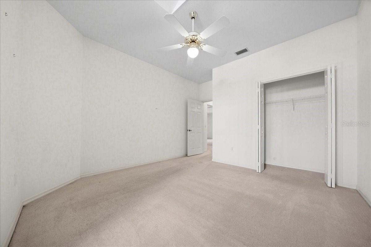 6818 E QUEENSBURY LN