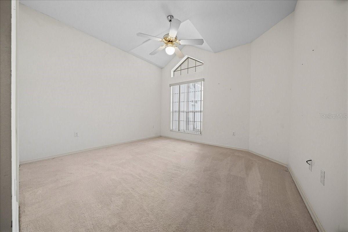 6818 E QUEENSBURY LN