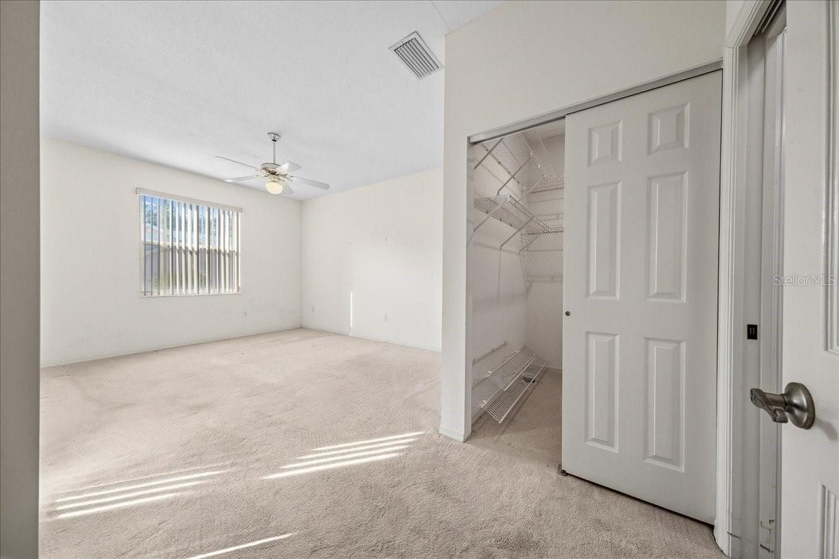 6818 E QUEENSBURY LN