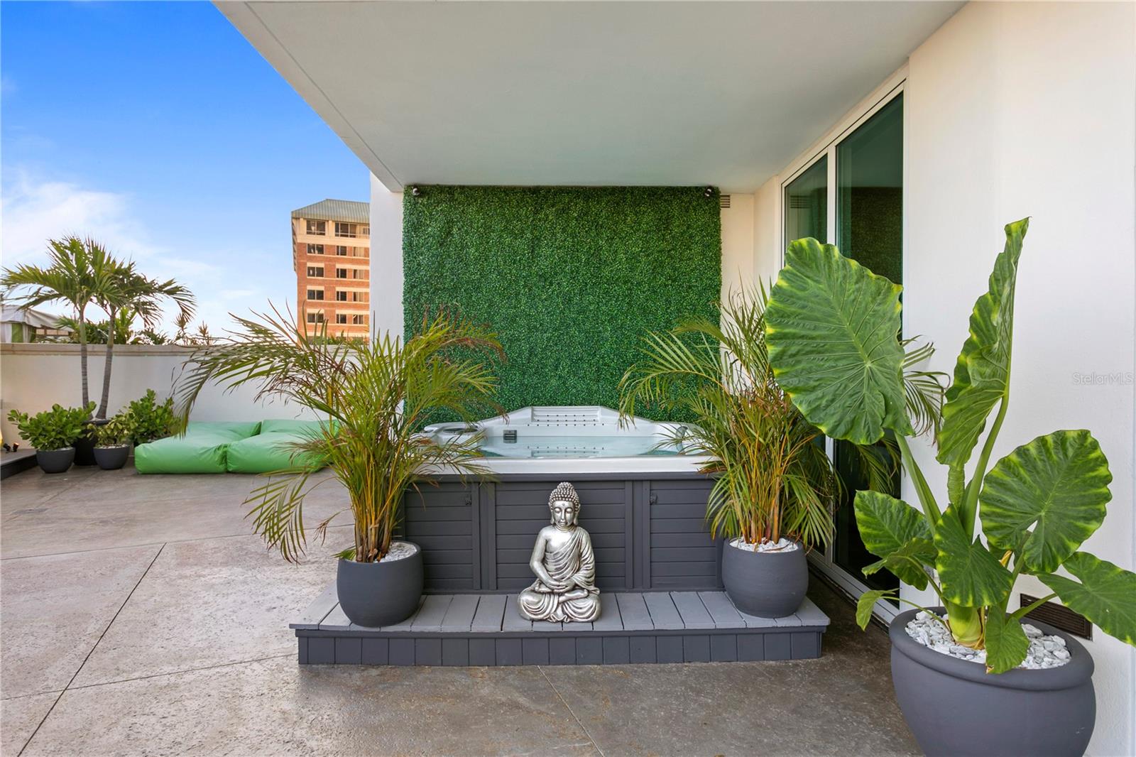 450 KNIGHTS RUN AVE #504