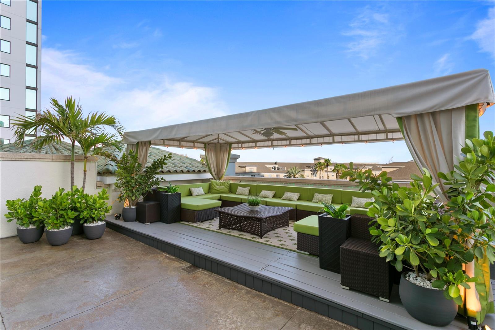 450 KNIGHTS RUN AVE #504