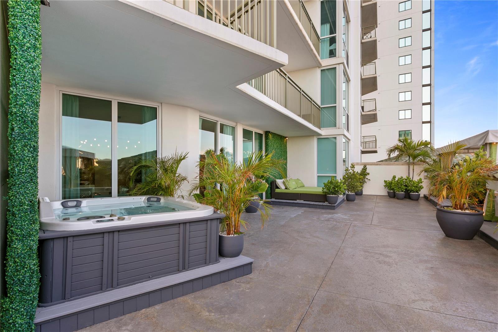 450 KNIGHTS RUN AVE #504