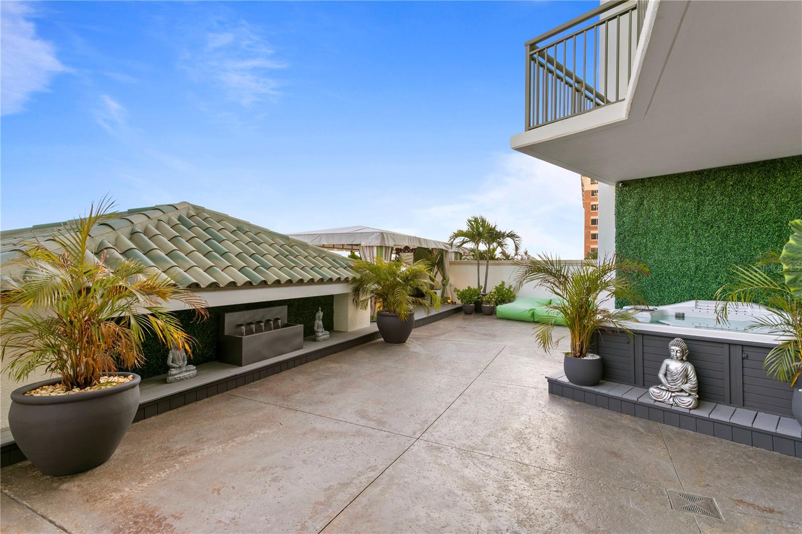 450 KNIGHTS RUN AVE #504