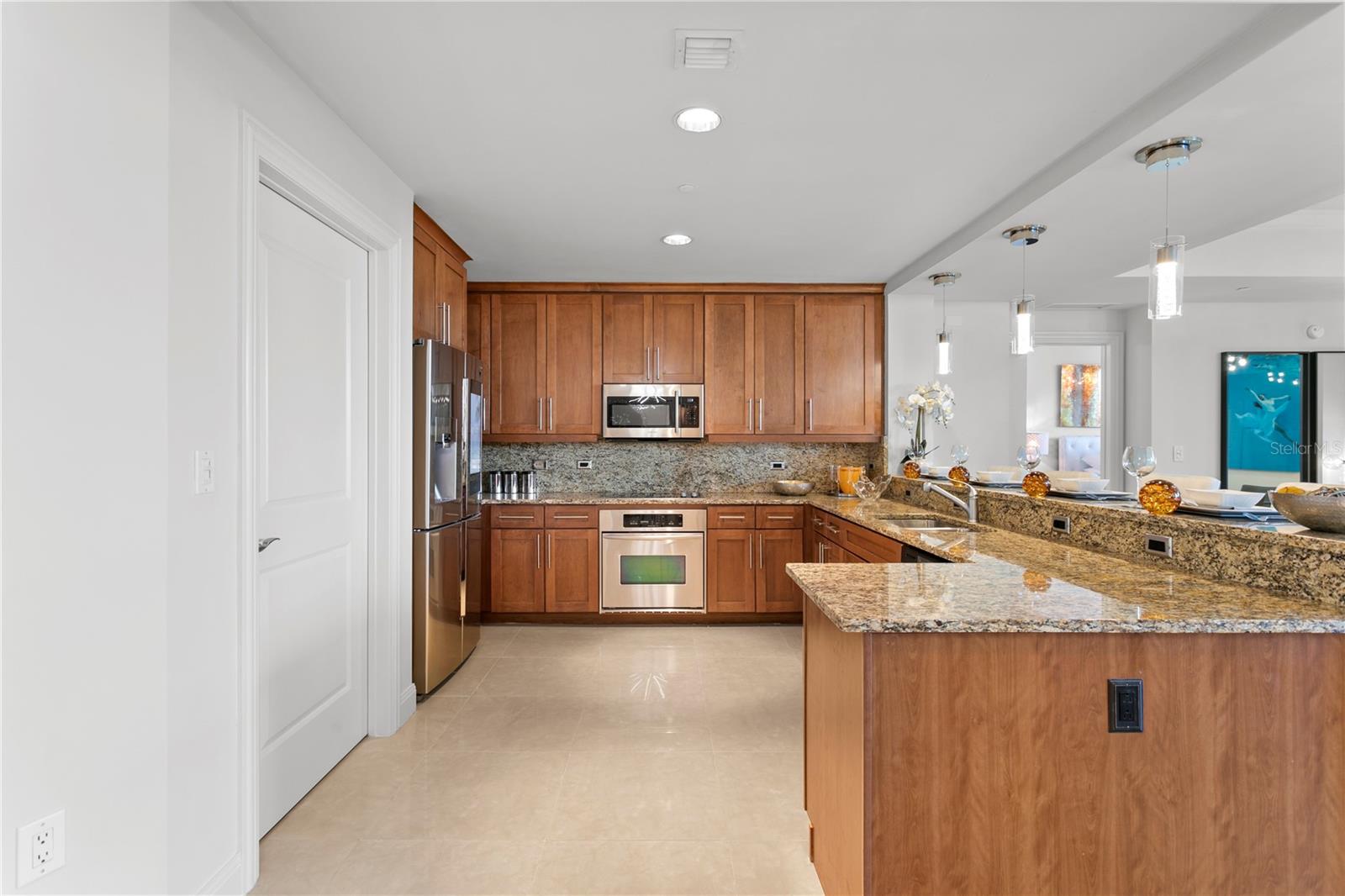 450 KNIGHTS RUN AVE #504