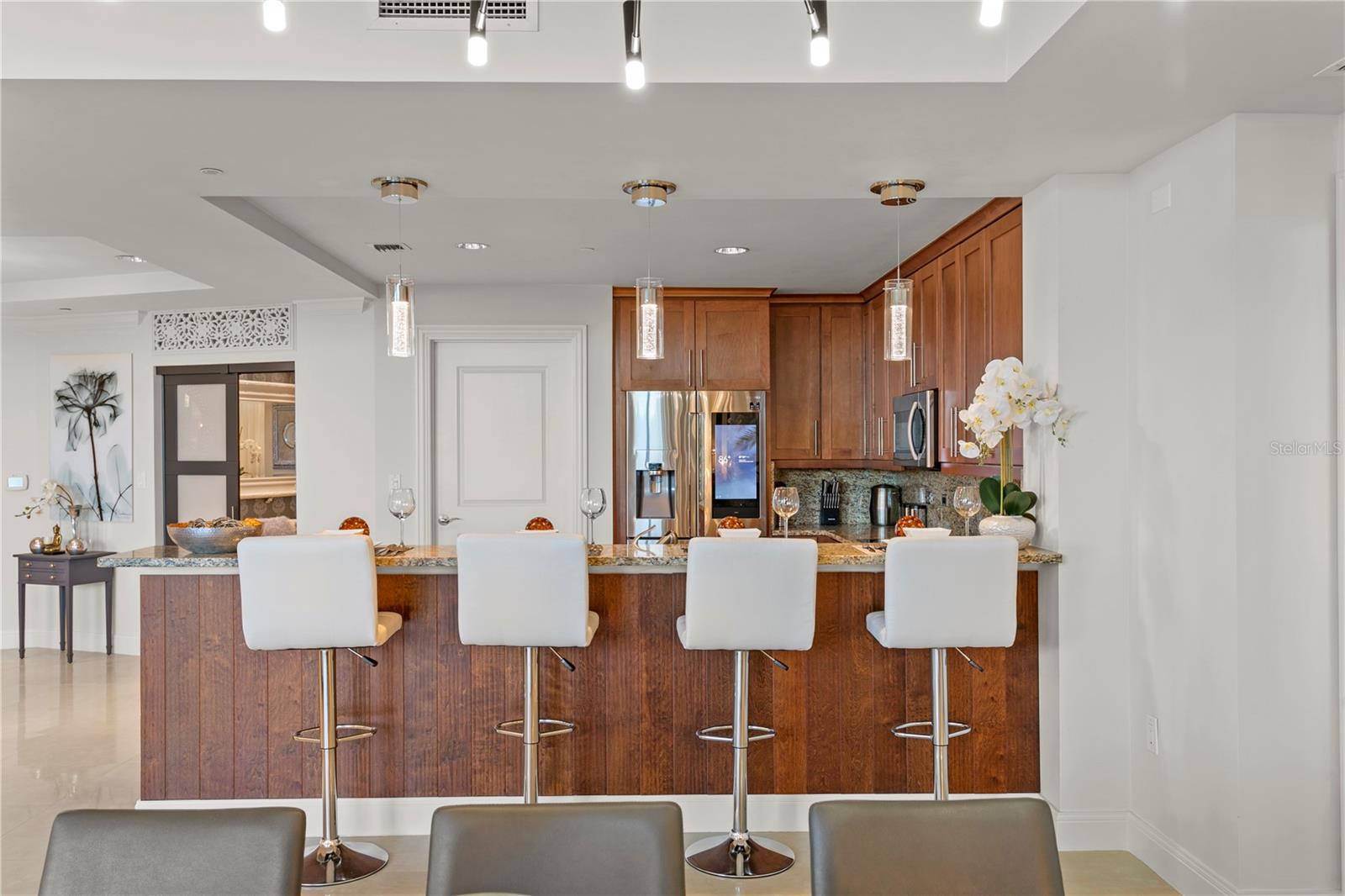 450 KNIGHTS RUN AVE #504