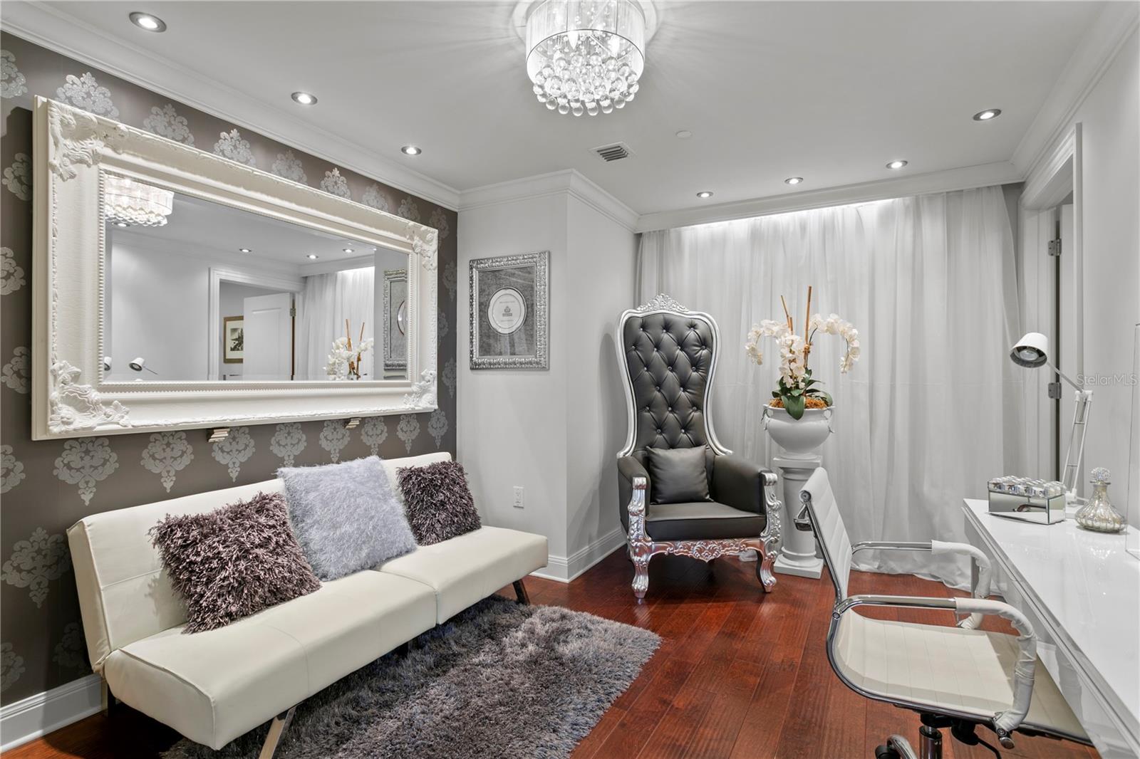 450 KNIGHTS RUN AVE #504