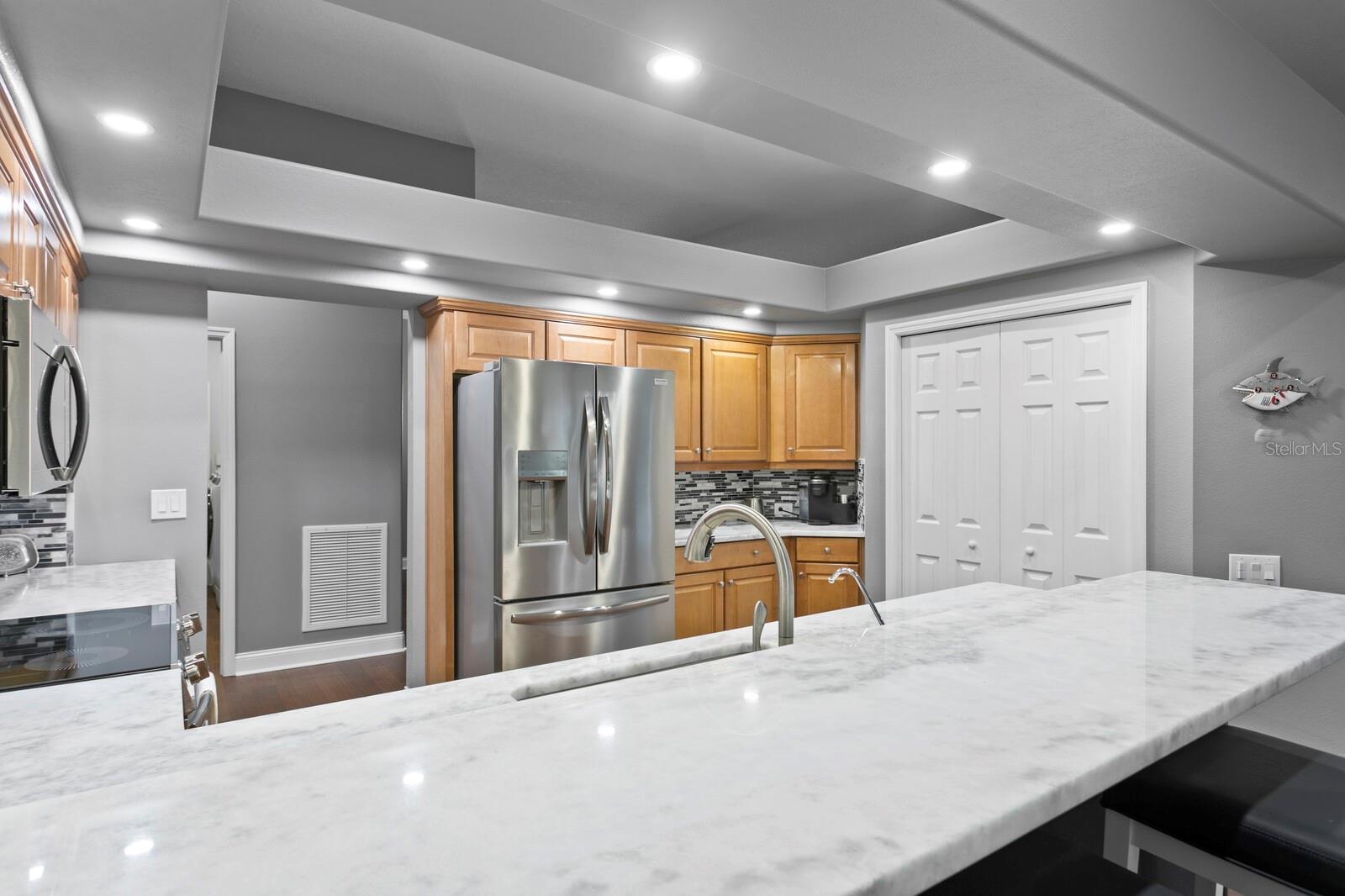 6227 PASADENA POINT BLVD