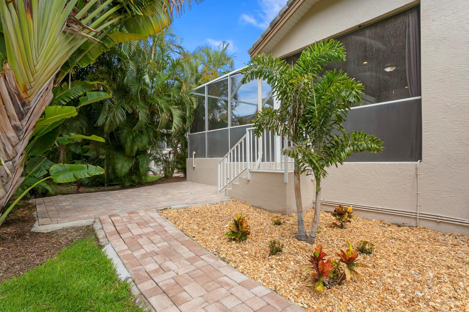 6227 PASADENA POINT BLVD