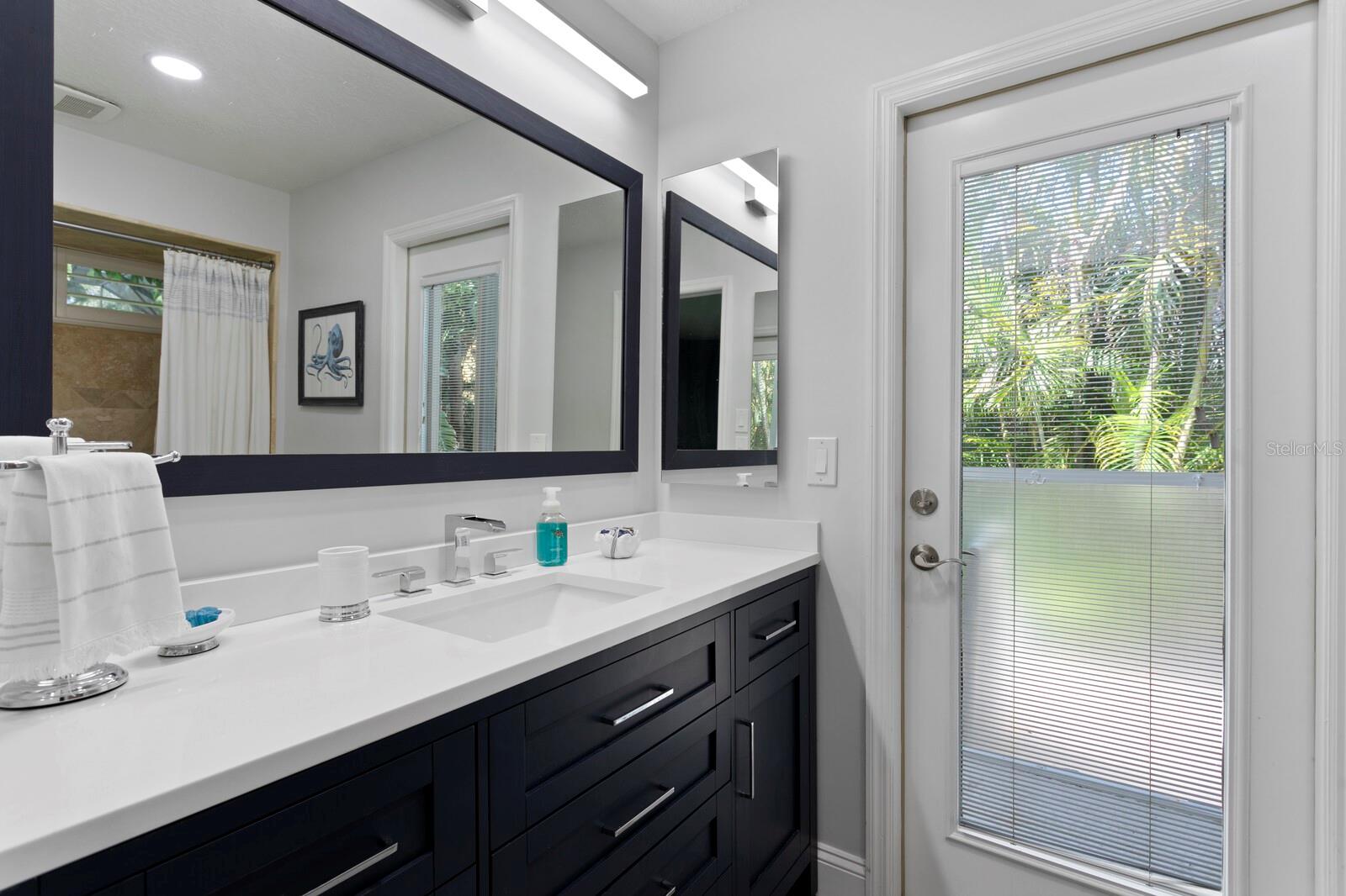 6227 PASADENA POINT BLVD